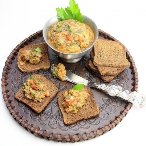 Eggplant Caviar – Eggplant Caviar, Pork Cabbage, Beluga Caviar, Fish Roe, Borscht Soup, Russian Dishes, Baba Ghanoush, Healthy Sauces, Eggplant Dip