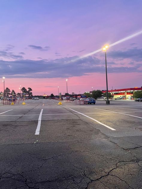 5 AM sunrise in a parking lot. the sky has purple and pink hues. Indie Bedroom, Sky Pictures, Sunset Wallpaper, Summer Sunset, Parking Lot, Nature Aesthetic, Sky Aesthetic, Looking Up, Beautiful Nature