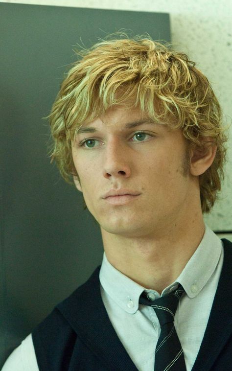 Blond hair green eyes Green Eyes Guy, Beastly Movie, Blond Hair Green Eyes, Alisson Teen Wolf, British Guys, Blonde Hair Green Eyes, Alex Rider, Alex Pettyfer, Hair Green Eyes