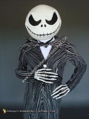 Coolest+Jack+Skellington+DIY+Halloween+Costume+Idea Jack Skellington Diy, Diy Costume Ideas, Skellington Costume, Jack Skellington Costume, Jack Skeleton, Halloween Costume Idea, Disneyland Halloween, Diy Halloween Costume, Homemade Costumes