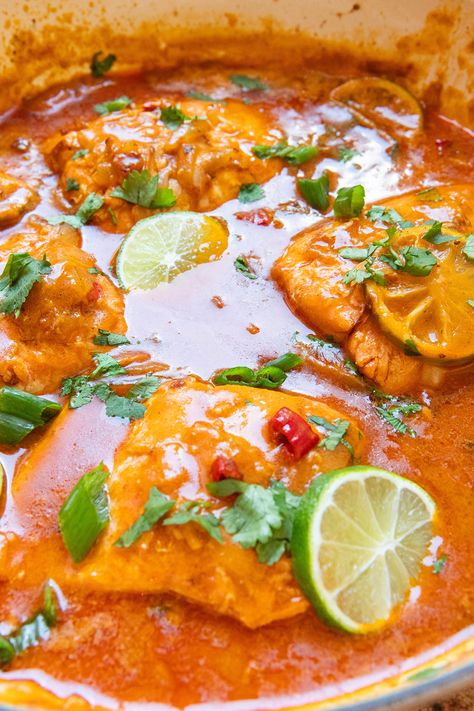 Red Curry Salmon: Easy Thai Red Curry Salmon Recipe! Thai Red Curry Salmon Recipe, Red Thai Curry Salmon, Gluten Free Salmon Recipes, Red Curry Salmon, Easy Thai Red Curry, Curry Salmon, Salmon Noodles, Gluten Free Salmon, 2023 Recipes