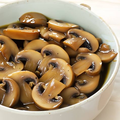 Steamed Mushrooms, How To Freeze Mushrooms, Freezing Mushrooms, Steamed Oysters, Fungi Recipe, How To Cook Mushrooms, Quick Weeknight Dinners, Sliced Mushrooms, Cooking Method