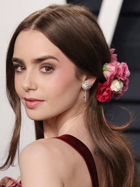 Lily Collins’s Petal Pink Beauty Look – Filter Famous Base Lancome, Lily Collins Makeup, Lancome Genifique, Lily Collins Style, Red Carpet Hair, Rosy Lips, Flowers In Her Hair, Hair Tips Video, Wedding Hair Inspiration