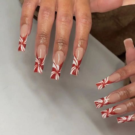 Christmas Candy Cane Nails, Candy Cane Nail Designs, Candy Cane Nail, Festive Manicure, Candy Cane Nails, Holiday Nail Designs, Winter Nails Acrylic, Nail Candy, Simple Acrylic Nails