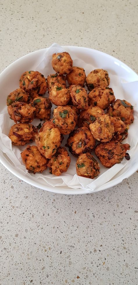 Mauritian Chilli Bites Chilli Bites, Mauritian Food, Cake Shop, Meatballs, Kitchens, Ethnic Recipes, Cake