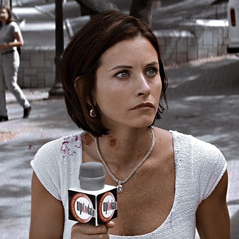 Aesthetic Scream, Gale Weathers, Different Halloween Costumes, Scream Movies, Scream 2, Scream Ghostface, Scream Franchise, Scream Halloween, Courtney Cox