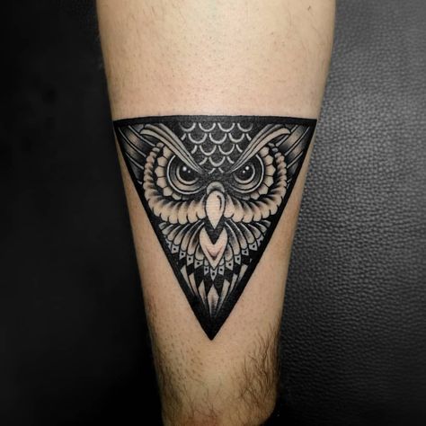 #owltattoo #owl #tattoo #triangle #triangletattoo #black #tattoos #legtattoo #animaltattoo #ink Goblet Tattoo, Tattoo Triangle, Eye Tattoo Meaning, Geometric Owl Tattoo, Triangle Tattoo Design, Tattoo Band, Maori Tattoos, Triangle Tattoos, Owl Tattoo Design