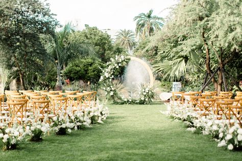 French Garden Design, Potted Geraniums, Miami Wedding Venues, French Country Garden Decor, Botanical Garden Wedding, Sunflower Themed Wedding, Round Arch, Aisle Flowers, Miami Gardens