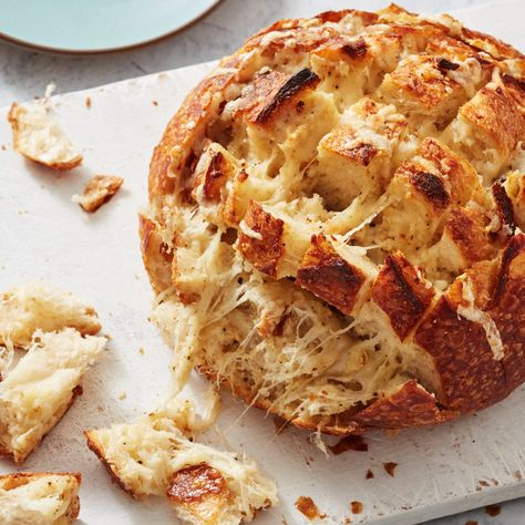 Roasted Garlic and Four-Cheese Pull-Apart Bread by Ree Drummond