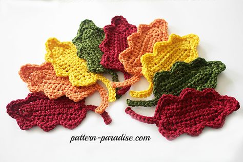 Free Crochet Pattern for Oak Leaves Applique, Pattern-Paradise.com #crochet… Crocheted Leaves, Crochet Pour Halloween, Thanksgiving Crochet, Crazy Crochet, Crochet Puff Flower, Crochet Wreath, Crochet Leaf Patterns, Fall Crochet Patterns, Confection Au Crochet