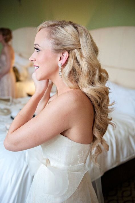 We Heart Half-Up, Half-Down Wedding Dos. #weddings #hair #bridal #halfuphalfdown Bridal Hair Half Up Half Down, Wedding Hairstyles For Women, Bridal Hair Half Up, Side Curls, Wedding Hair Side, Wedding Hairstyles Bride, Women Bride, Wedding Hairstyles Half Up Half Down, Wedding Hair Down