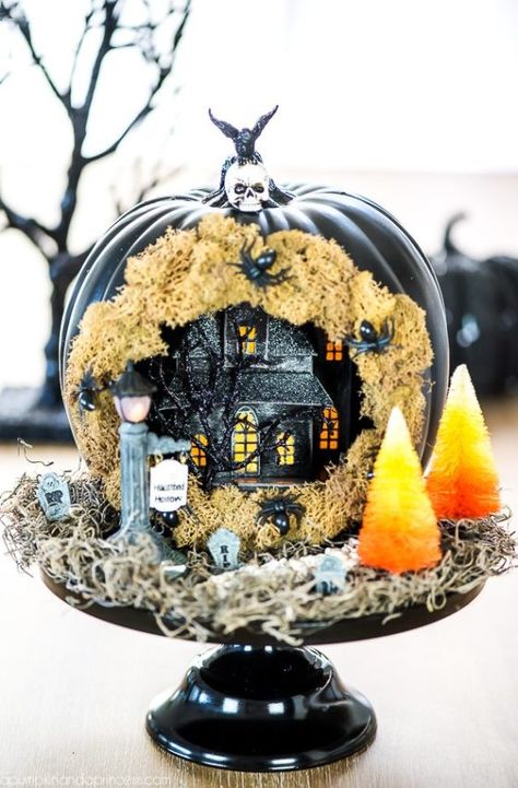 Pumpkin Dioramas, Halloween Hunt, Haunted House Pumpkin, Pumpkin Diorama, Halloween Minis, Witch Brooms, Cheap Halloween Diy, House Pumpkin, Halloween Fairy Garden