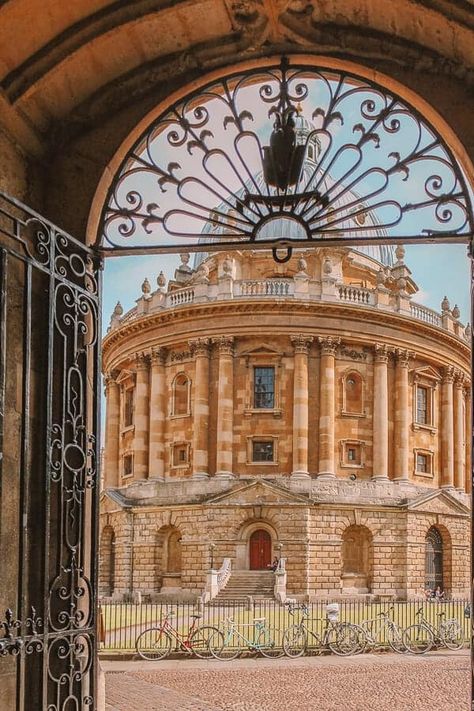 16 Beautiful Oxford Quotes by Oxford Authors Wallpaper To Print, Things To Do In Oxford, Light Academia Cottagecore, Radcliffe Camera, Genius Movie, Harry Potter Filming Locations, Gabriel's Inferno, Oxford Uk, University Of Oxford