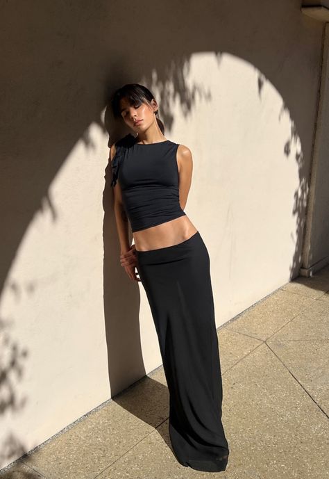 All Black Maxi Skirt Outfit, Summer Black Maxi Skirt Outfits, Long Silk Skirts, Sheer Black Skirt, Black Silk Maxi Skirt, Outfits With Black Maxi Skirt, Maxi Skirt Black Outfit, Fitted Maxi Skirt Outfit, Low Waisted Long Skirt