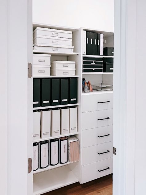 Office Supplies Closet, Office Filing System, Organized Home Office, Design Bookshelf, Closet Office Organization, Organize Files, Modern Home Office Ideas, Home Office Closet, Neat Method