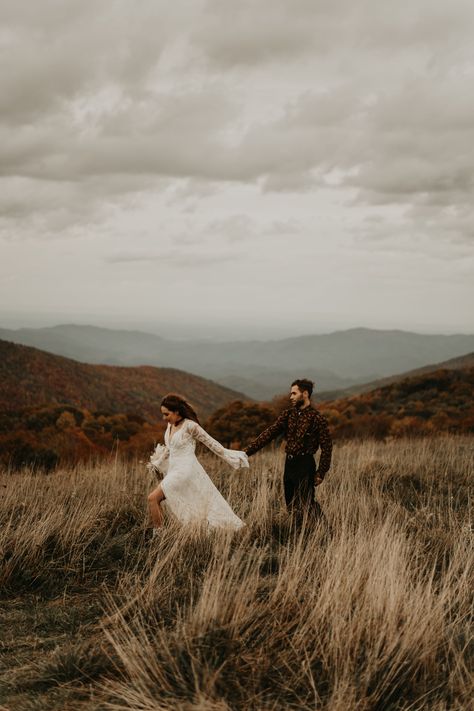 Elopement Ideas North Carolina, Max Patch Elopement, Non Traditional Wedding Photos, Pennsylvania Elopement, Elopement North Carolina, Small Intimate Wedding Venues, Elopement Decor, Mountaintop Elopement, Private Elopement