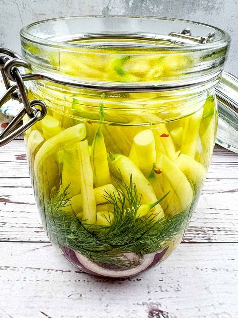 Pickled Yellow Beans - Cook What You Love Pickled Yellow Beans, Yellow Beans Recipe, Lemon Cream Cheese Pie, Yellow Beans, Smoked Burgers, Quick Pickled, Yogurt Bites, Pickled Garlic, Pickled Veggies