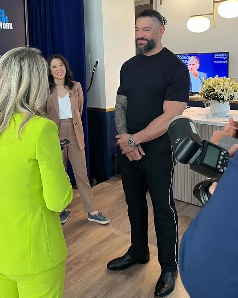 OTC #romanreigns backstage at Bloomberg Live 📷: Bloomberg Live (Instagram) #romanreigns #OTC Polynesian Men, Roman Reigns Shirtless, Wwe Superstar Roman Reigns, Roman Reigns, Wwe Superstars, Reign, Wwe, Mood Board, Quick Saves