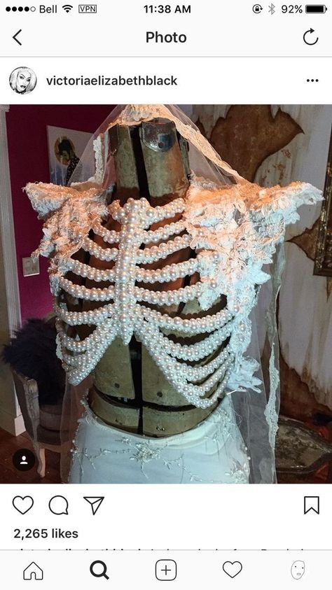 Skeleton Costume, Mode Boho, Halloween This Year, Horror Movie Characters, Cosplay Diy, Theme Halloween, Creative Halloween Costumes, Costume Makeup, Textiles Fashion