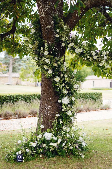 Tree Wedding Ceremony, Wedding Chateau, Chic Wedding Venues, Beautiful Wedding Ceremony, Forest Theme Wedding, Country Garden Weddings, Enchanted Wedding, August Wedding, Wedding Ceremony Flowers