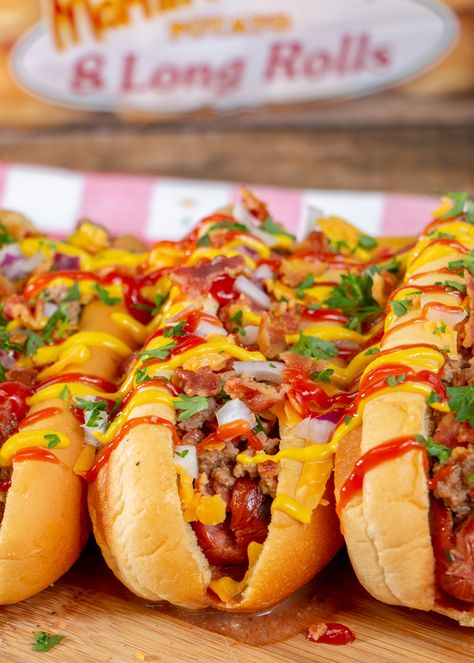 If your ideal summer looks like grilling out on the back patio every night, hosting friends at a weekly barbecue, or picnicking in the park with some burgers and dogs, you’ll love this Bacon Cheeseburger Hot Dog recipe! Grilling Out, Crab Dinner Recipes, Hotdogs Recipes, Korean Bread, Crab And Shrimp Recipe, Crab Dinner, Hotdog Chili Recipe, Crab Appetizer, Crab Stuffed Mushrooms