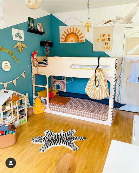 Look no further for kids room inspo than @three.little.lions brilliant account Love this wall colour so much. When I was little my bedroom was huge 1970's floral wallpaper this gorgeous teal colour and I've had it somewhere in every house I've lived in ever since! it's a fab gender neutral colour too for a shared bedroom... Tempted to change it up in the twins room after seeing this beaut pic and check out @happy_sunday_studio fab makeover of her sons room for more turquoise room inspo! Gender Neutral Shared Bedroom Kids, Aqua Kids Bedroom, Teal Kids Bedroom, Teal Kids Room, Colourful Kids Bedroom, Bedroom Teal, Sons Room, Turquoise Room, Kids Rooms Inspo