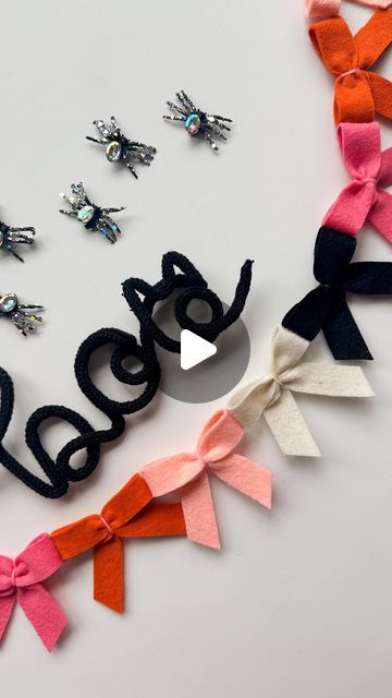 Nona Perkins on Instagram: "I love making these bow garlands!" Diy Bow Garland Christmas, Bow Garland Diy, Bow Garland, Bow Diy, Garland Diy, Garland Christmas, Diy Garland, Diy Bow, Christmas Deco