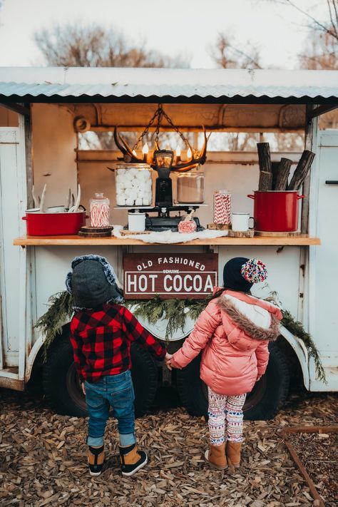 Hot Cocoa Mini Session Photo Shoot, Hot Cocoa Bar Photoshoot, Horse Trailer Photoshoot, Flower Trailer, Camper Bar, Mobile Bar Cart, Bar Trailer, Trailer Bar, Mobile Cocktail Bar