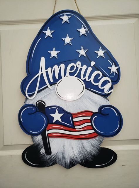 Blue Door Hanger, Patriotic Door Hanger, Patriotic Images, Americana Crafts, 4th July Crafts, Patriotic Art, Fourth Of July Decor, Gnomes Diy, Patriotic Crafts