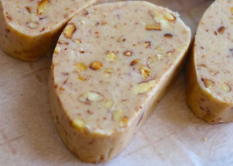 Butter Pecan Fudge – Findatorr Butter Pecan Fudge, Butter Pecan Fudge Recipe, Pecan Fudge, Tomato Butter, Christmas Fudge, Fudge Cookies, Delicious Appetizer Recipes, Pecan Recipes, Crunchy Pecans