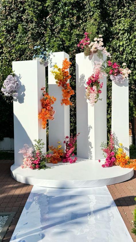 #homedecor, #interiordesign, #homedesign, #decor inspiration Garden Theme Indoor Wedding, Outdoor Ceremony Set Up, Summer Wedding Backdrop, Oasis For Flowers, Roc Nation Brunch Decor, Launch Event Ideas Decor, Event Backdrop Design Ideas, Back Drop Designs Event, Simple Wedding Backdrop Reception