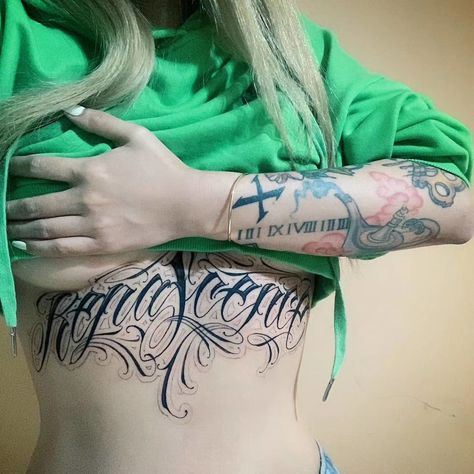 Inner Thigh Tattoos, American Traditional Tattoo Ideas, Traditional Tattoo Ideas, Henna Tattoo Designs Hand, Cool Chest Tattoos, Silhouette Painting, American Tattoos, Stomach Tattoos, Stylist Tattoos