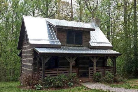 Can you say weekend getaway? Imagine a nice fire and the sound of rain! A beautiful completed galvalume roof on this cabin! #galvalume #metalroofing #getaway Log Cabin Roof Colors, Log Cabin Green Roof, Log Home With Black Metal Roof, Log Cabin Red Metal Roof, Log Cabin Metal Roof, Galvalume Roof, Metal Roof Colors, Metal Roof Installation, Galvanized Roofing