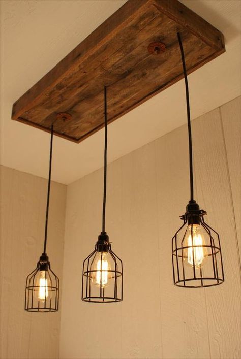 DIY Pallet Bulbs Chandelier | Pallet Furniture DIY: Cage Light Chandelier, Diy Lampe, Cage Light, Real Estat, Kitchen Lighting Fixtures, Rustic Chandelier, Rustic Lighting, Industrial Lighting, Diy Pallet Furniture