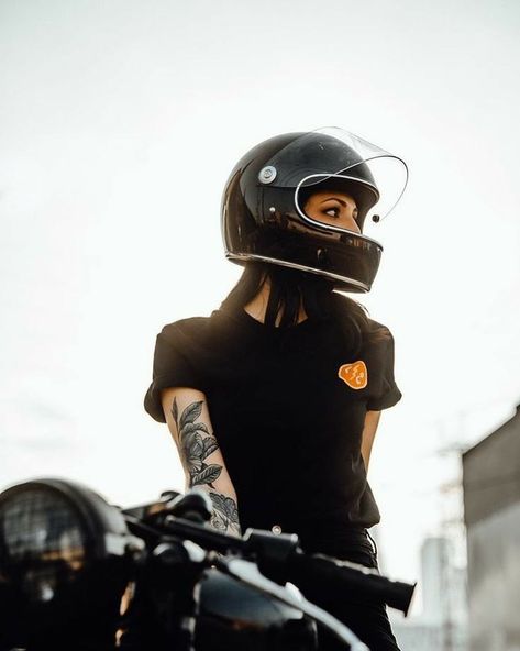 Woman Motorcycle, Chicks On Bikes, Biker Photoshoot, Vintage Helmet, Motocross Helmets, Biker Quotes, Motorcycle Shop, Bike Photoshoot, Biking Outfit