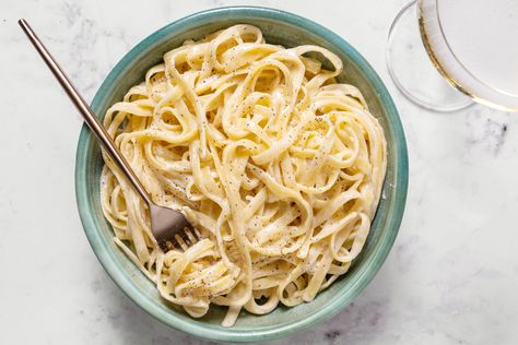 Everything Bagel Recipe, Pot Pasta Recipes, Alfredo Recipes, Fettuccine Alfredo Recipes, One Pot Pasta Recipes, Vegan Pasta Recipes, Plant Based Meals, Fettuccine Alfredo, Vegan Plant Based