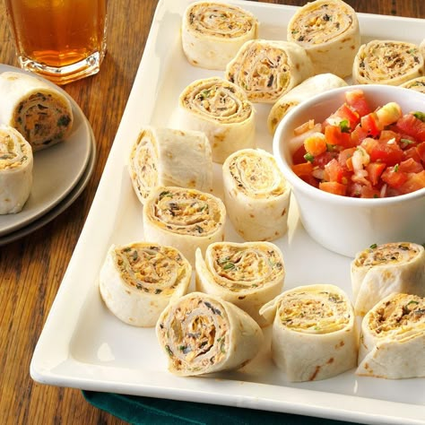 Fiesta Pinwheels, Mexican Pinwheels, Cold Appetizers Easy, Pinwheels Recipe, Tortilla Pinwheels, Recipes With Flour Tortillas, Potluck Ideas, Make Ahead Appetizers, Pinwheel Recipes