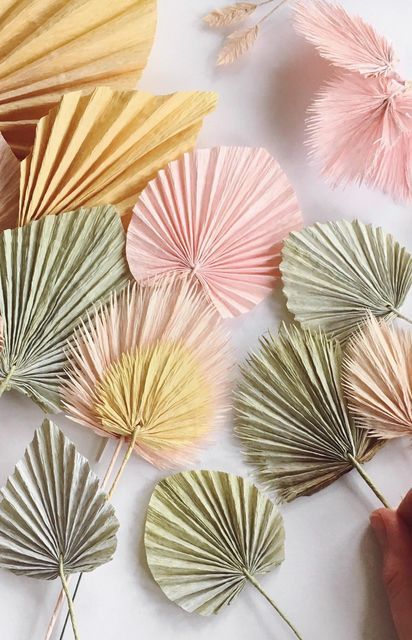 Paper Palm Leaves Diy, Palm Leaves Diy, Palm Pattern, Paper Flower Patterns, Nautical Diy, Fleurs Diy, Instruções Origami, Diy Event, Deco Boheme