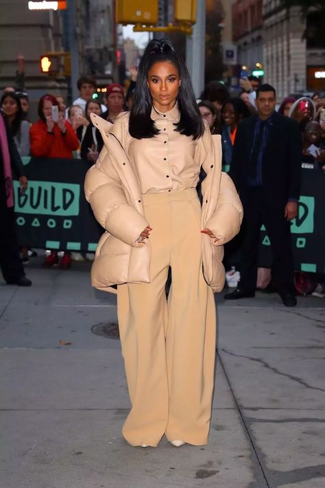 Ciara Outside Build Series In New York Ciara Outfits, Ciara Style, On The Red Carpet, Style Outfits, Fashion Killa, Fashion Clothes, Fashion Sense, Her Style, Evening Wear