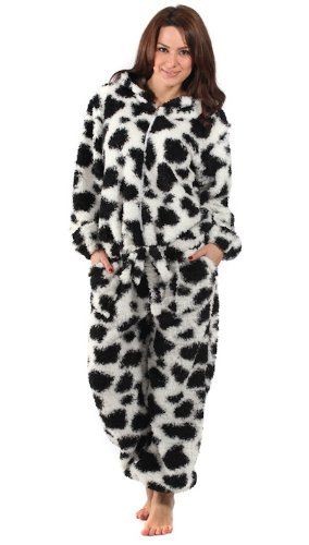 A fluffy cow onesie. Need I say any more? ;) Cow Onesie, Bunny Outfits, Fluffy Cow, Easter Bunny Outfits, Cow Outfits, Fancy Dress Halloween Costumes, Cute Onesies, Animal Onesie, Cosy Outfit