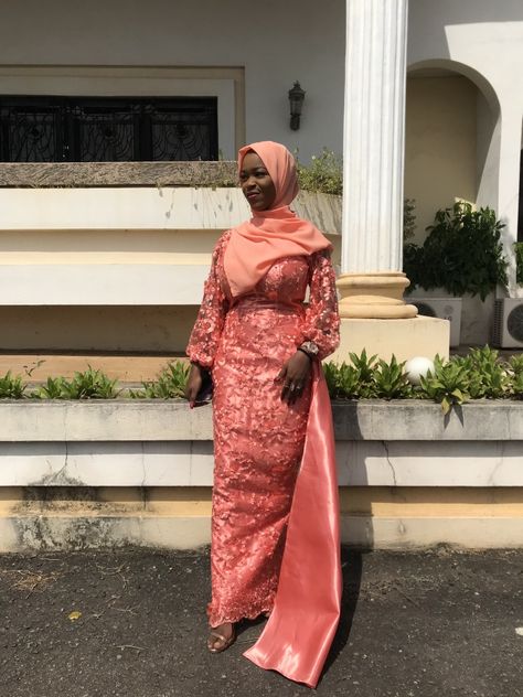 Wedding Guest Guide, Bazin Styles, Model Wax, African Couture, African Clothes, Islamic Culture, Islamic Wedding, Nigerian Wedding, African Women