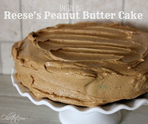 Reese Peanut Butter Cake, Reeses Cake, Blueberry Cheesecake Bars, Yoghurt Cake, Butter Cake Recipe, Peanut Butter Cake, Peanut Butter Frosting, Butter Frosting, Reeses Peanut Butter Cups