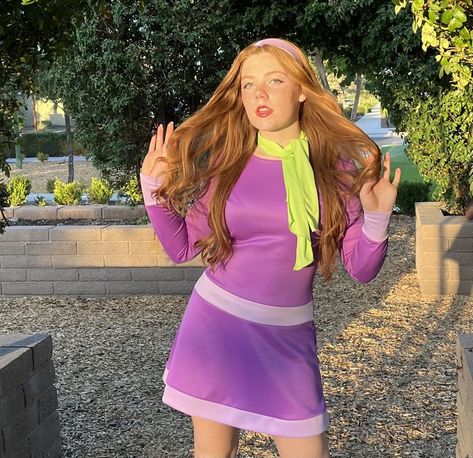 Daphne Blake Costumes, Daphne Scooby Doo, Daphne And Fred, Scooby Doo Costumes, Daphne Scooby Doo Costume, Daphne Costume, Daphne And Velma, Duo Costumes, Daphne Blake