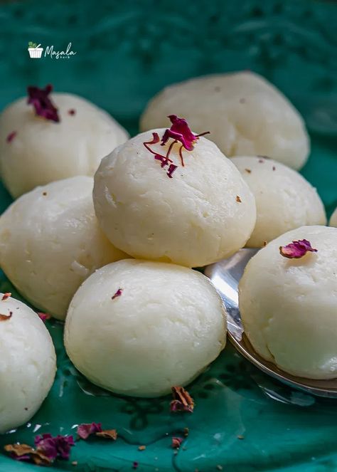 Easy Rasgulla Recipe Bengali | Chena Rasgulla | Rosogolla - Masalakorb Rosogolla Photography, Easy Rasgulla Recipe, Bengali Aesthetic, Sweet Balls, Rasgulla Recipe, Tandoori Paneer, Paneer Dishes, Unique Food, Indian Sweets