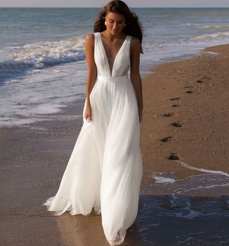 Full length A-line dress made from tulle/organza Ruched Wedding Dress, Tulle Wedding Gown, Dress 2022, Beach Bridal, Breathtaking Wedding, Dress Classy, Wedding Dress Fabrics, Wedding Boho, Boho Bridal