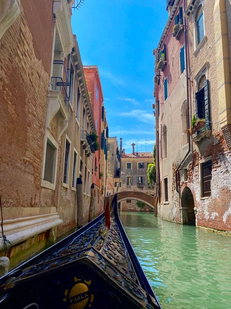 Venice Summer, Venice Aesthetic, Sweden Aesthetic, Venice Boat, Painting Reference, Set Ideas, Europe Photos, Euro Summer, Italy Aesthetic