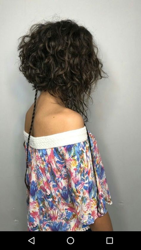 Bob Inverted, Haircut Bob, Bangs Ideas, Ideas Haircut, Luscious Hair, Long Bob Hairstyles, Curly Bob Hairstyles, Curly Hair Cuts, Short Curly Hair