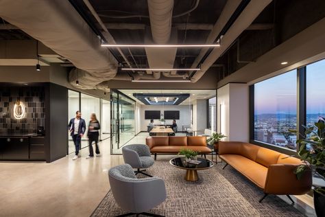 Bernhardt Design's Bombom chair at Orrick LA Offices by Unispace Office Lounge Area Design, Gender Neutral Bathrooms, Office Waiting Rooms, Office Culture, Executive Room, Office Lobby, Office Lounge, Modular Lounges, Lobby Design