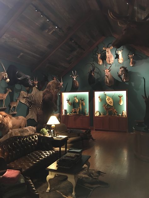 Collection Room, Ranch Ideas, Hunting Room, Trophy Rooms, Man Cave Garage, Scientific Illustration, Front Entry, Game Inspiration, Dream House Interior