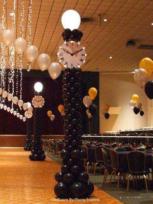 Clock Themed Party Ideas, Clock Party Decorations, Clock Party Theme, Clock Theme Party Decoration, Clock Theme Party, Time Themed Party, Outdoor Decorations Ideas, Queer Prom, Wall Clock Decor Ideas